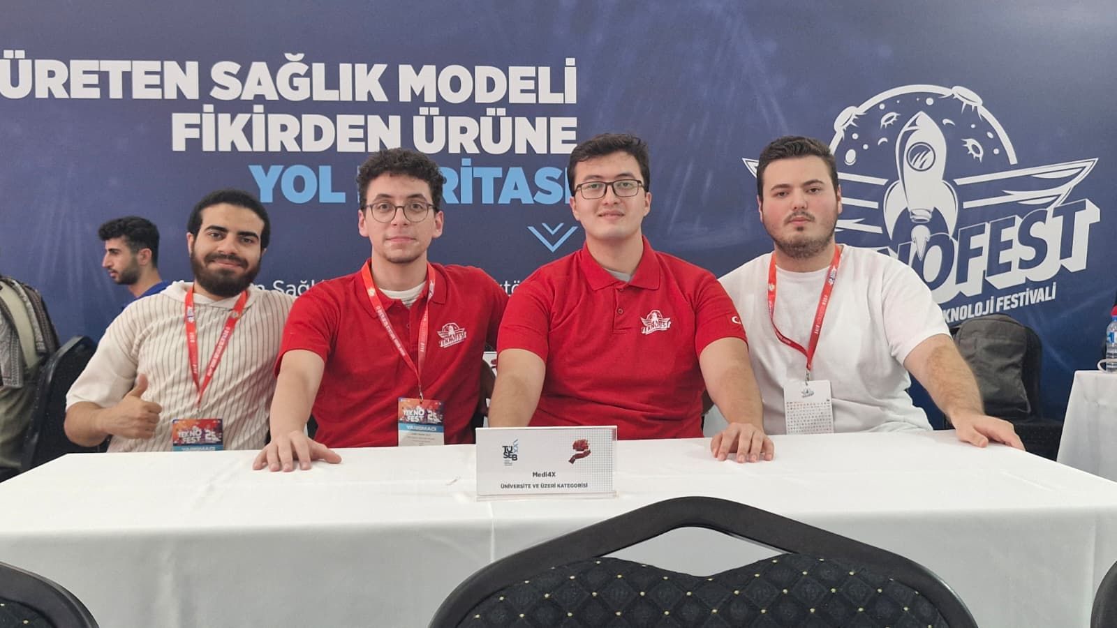 Medi4X-1.jpg (137 KB)